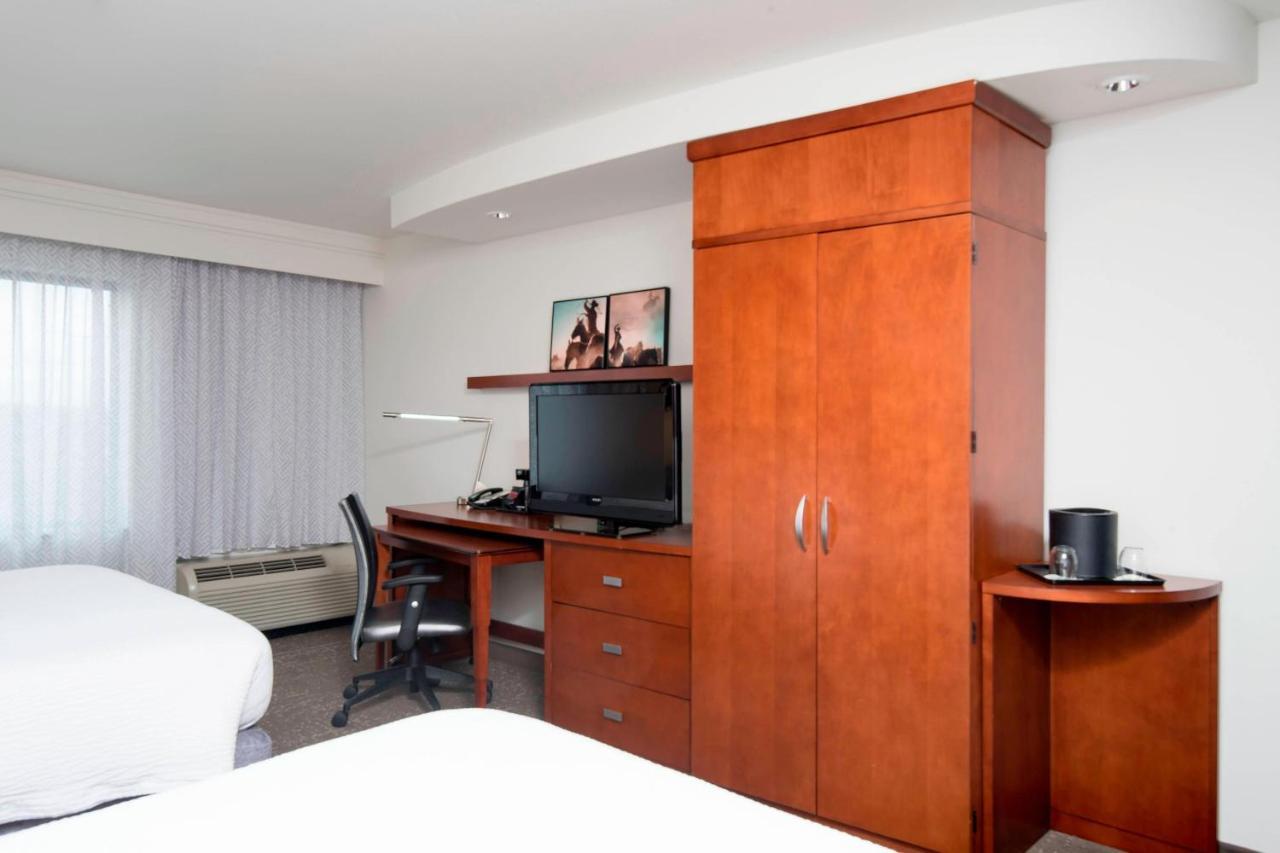 Отель Courtyard By Marriott San Antonio North Stone Oak At Legacy Экстерьер фото