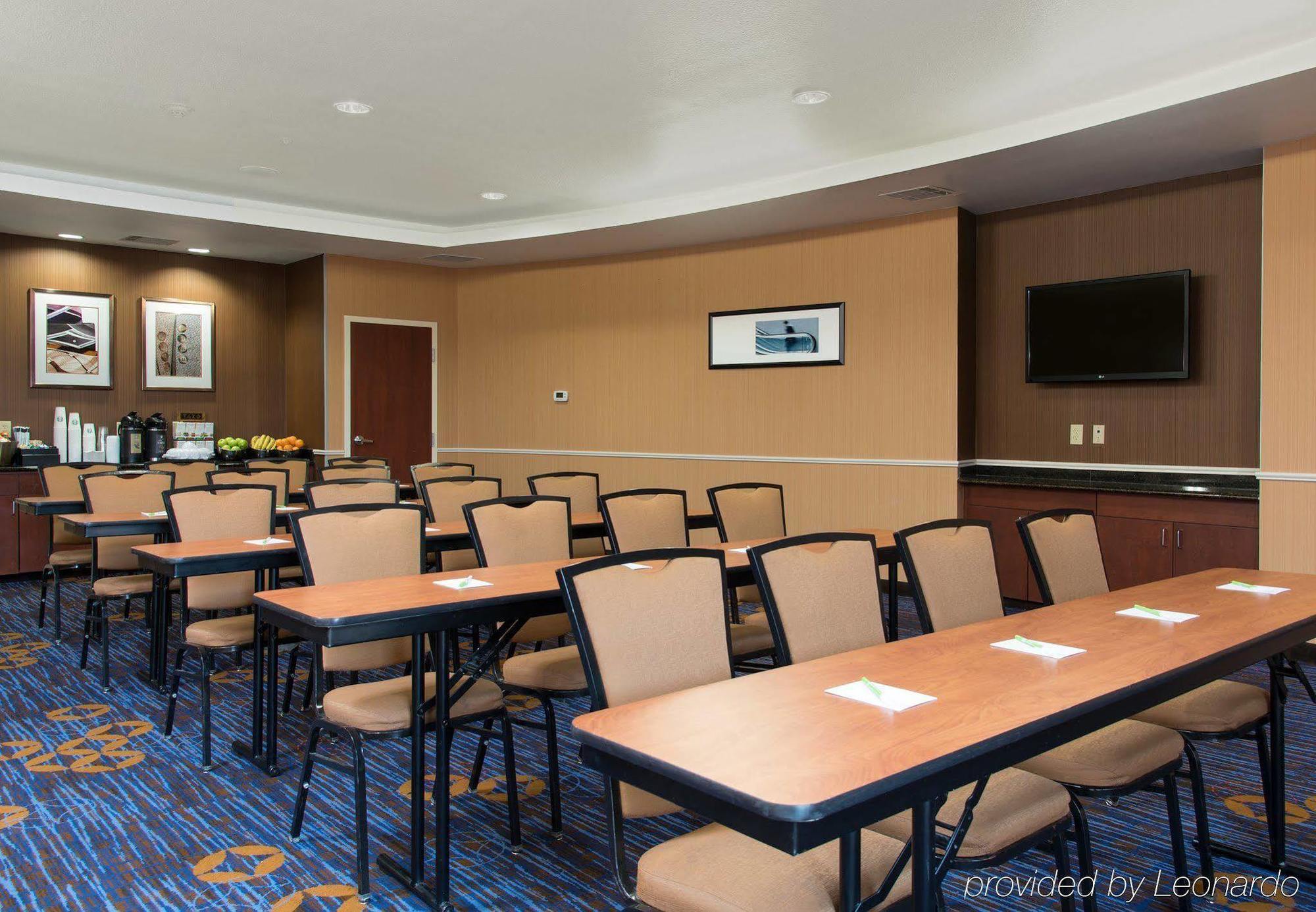 Отель Courtyard By Marriott San Antonio North Stone Oak At Legacy Экстерьер фото